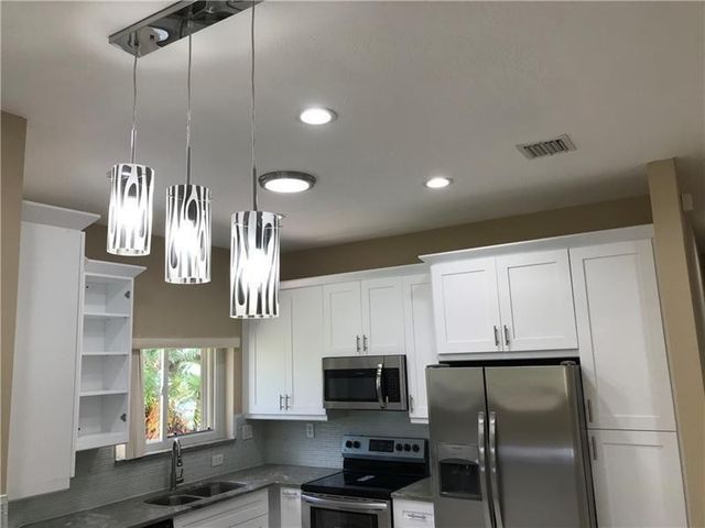 5766 NW 127th Terrace, Coral Springs, FL 33076
