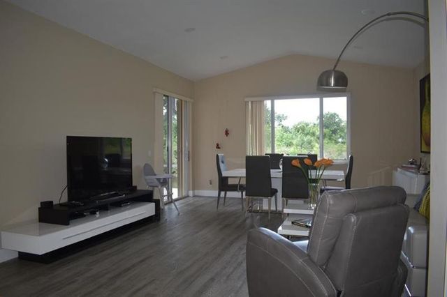 5766 NW 127th Terrace, Coral Springs, FL 33076