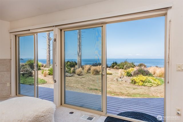 110 Sea Bluff Lane, Port Angeles, WA 98362