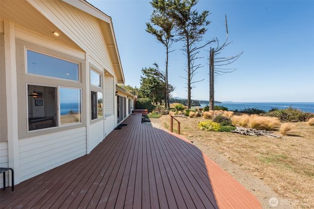 110 Sea Bluff Lane, Port Angeles, WA 98362