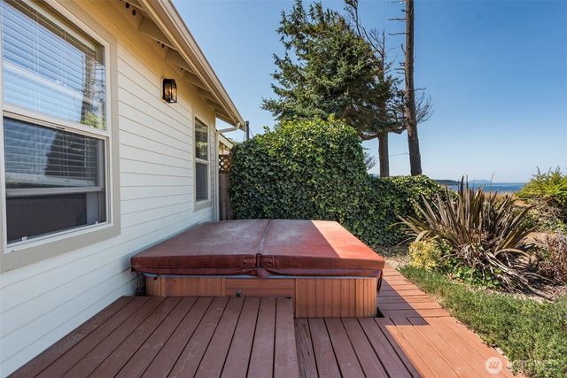 110 Sea Bluff Lane, Port Angeles, WA 98362