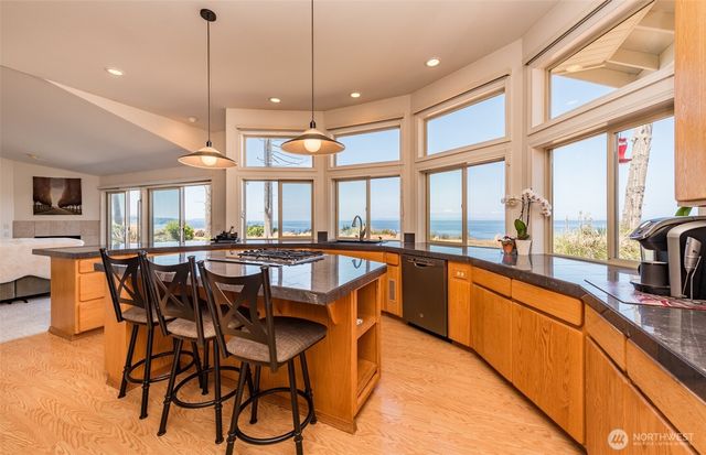 110 Sea Bluff Lane, Port Angeles, WA 98362