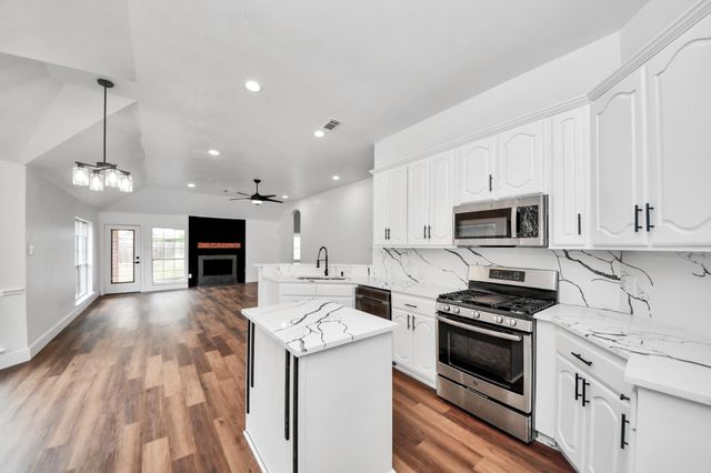 22918 Still Pond Drive, Tomball, TX 77375