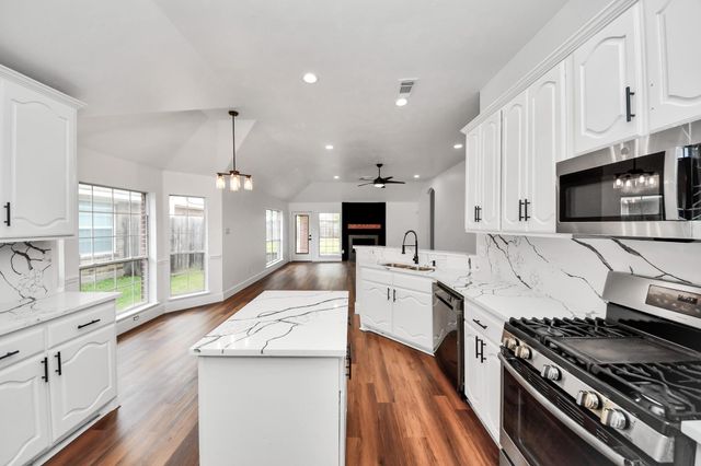 22918 Still Pond Drive, Tomball, TX 77375