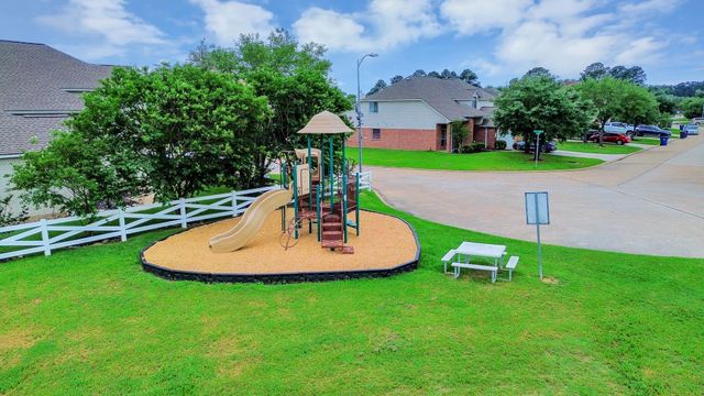 22918 Still Pond Drive, Tomball, TX 77375