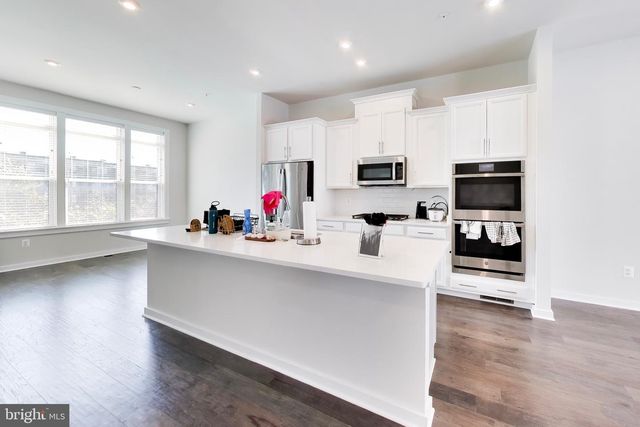 16212 BUSHWICK PL, Rockville, MD 20855