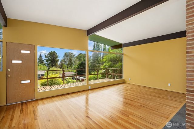 6180 NE 185th Street, Kenmore, WA 98028