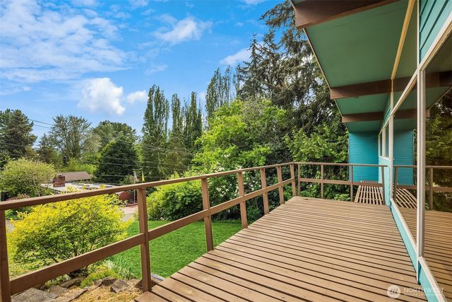 6180 NE 185th Street, Kenmore, WA 98028