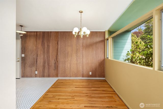 6180 NE 185th Street, Kenmore, WA 98028