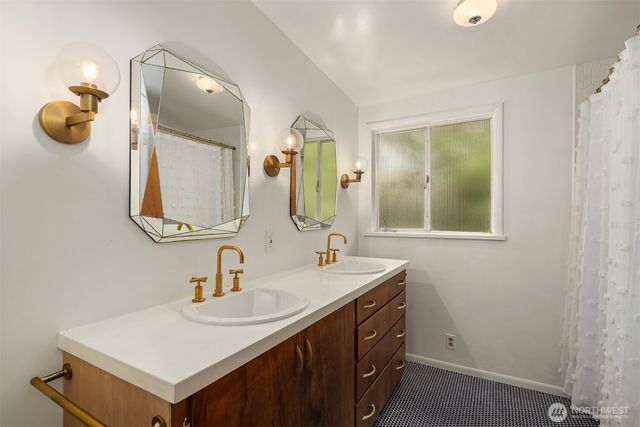 6180 NE 185th Street, Kenmore, WA 98028