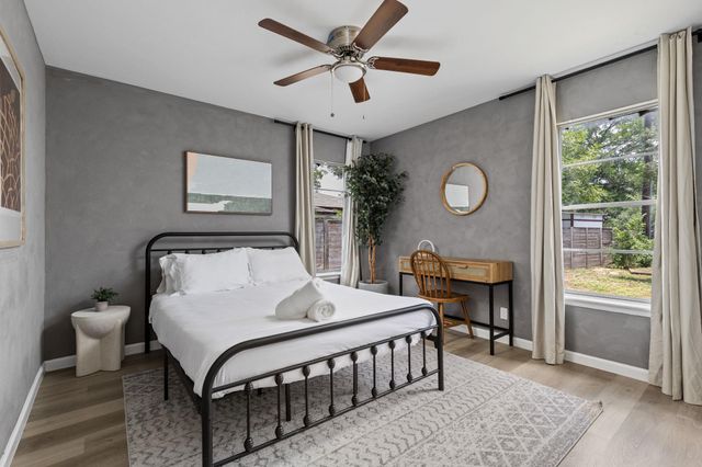 4911 Brighton RD, Austin, TX 78745