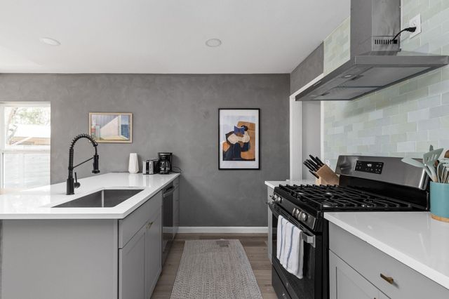 4911 Brighton RD, Austin, TX 78745