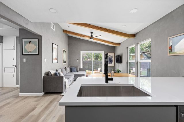 4911 Brighton RD, Austin, TX 78745