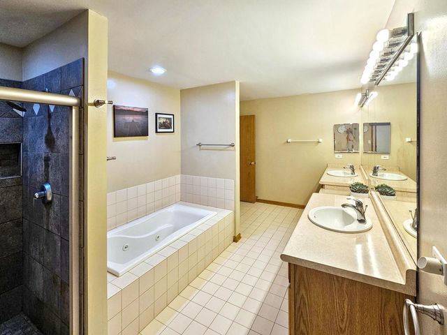5400 N Lowell Avenue, Chicago, IL 60630