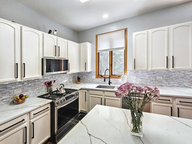 5400 N Lowell Avenue, Chicago, IL 60630