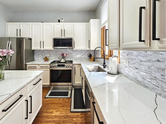 5400 N Lowell Avenue, Chicago, IL 60630