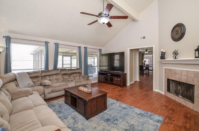 15911 Surrey Woods Drive, Friendswood, TX 77546