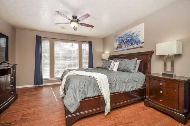 15911 Surrey Woods Drive, Friendswood, TX 77546