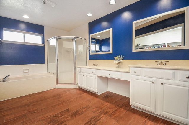 15911 Surrey Woods Drive, Friendswood, TX 77546