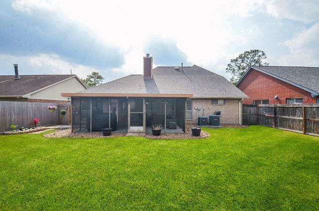 15911 Surrey Woods Drive, Friendswood, TX 77546