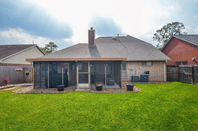 15911 Surrey Woods Drive, Friendswood, TX 77546