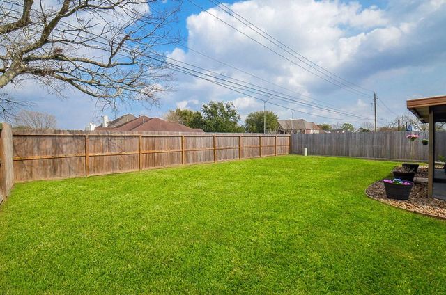 15911 Surrey Woods Drive, Friendswood, TX 77546