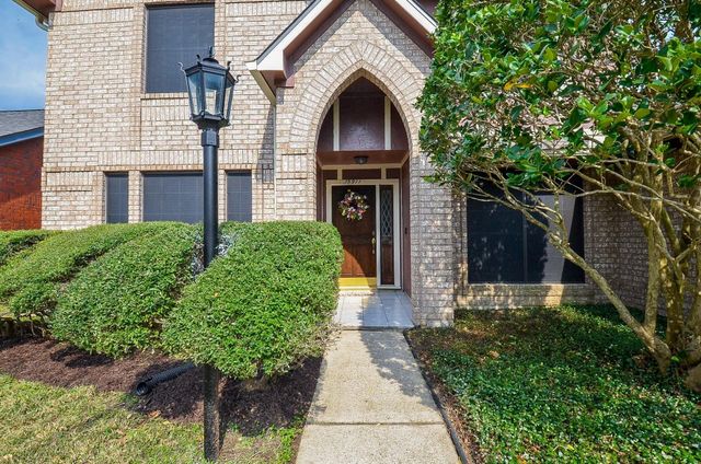 15911 Surrey Woods Drive, Friendswood, TX 77546
