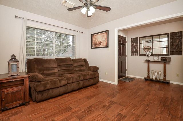 15911 Surrey Woods Drive, Friendswood, TX 77546