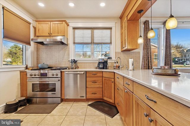 6329 E VALLEY GREEN RD, Flourtown, PA 19031