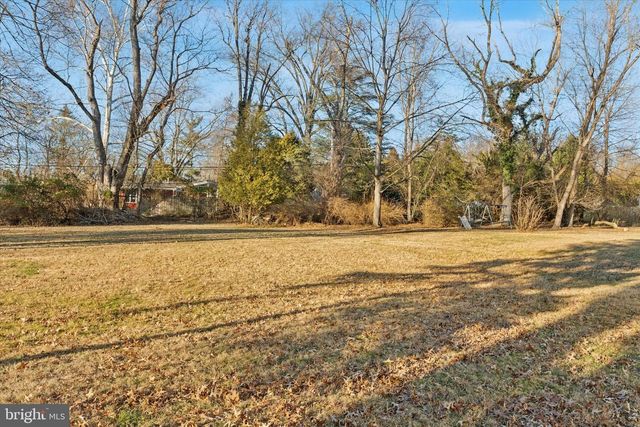 6329 E VALLEY GREEN RD, Flourtown, PA 19031