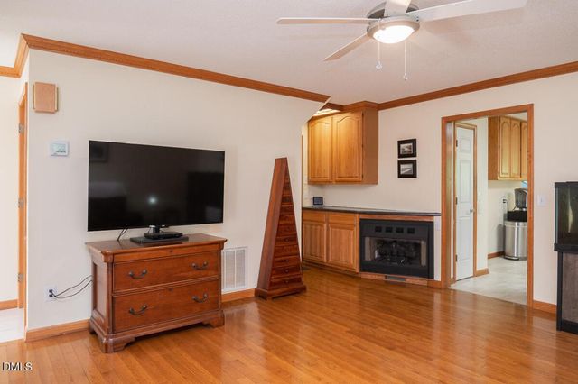 612 Wildwood Lane, Graham, NC 27253