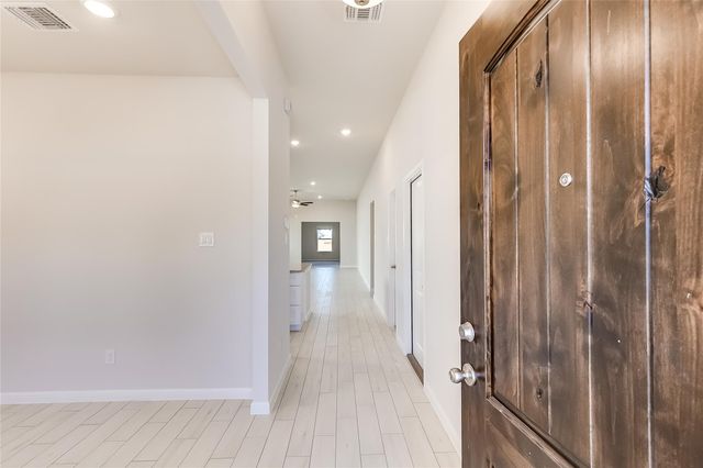 125 Comet Pointe DR, Georgetown, TX 78628