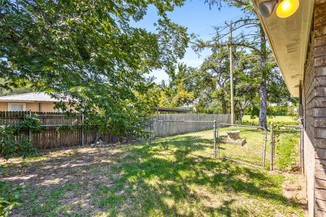 3206 E Bankhead Highway, Weatherford, TX 76087