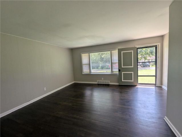 1206 E 134th Street, Grandview, MO 64030