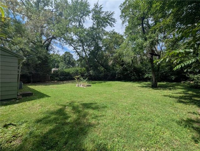 1206 E 134th Street, Grandview, MO 64030