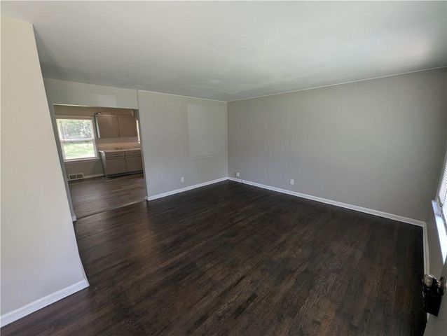 1206 E 134th Street, Grandview, MO 64030