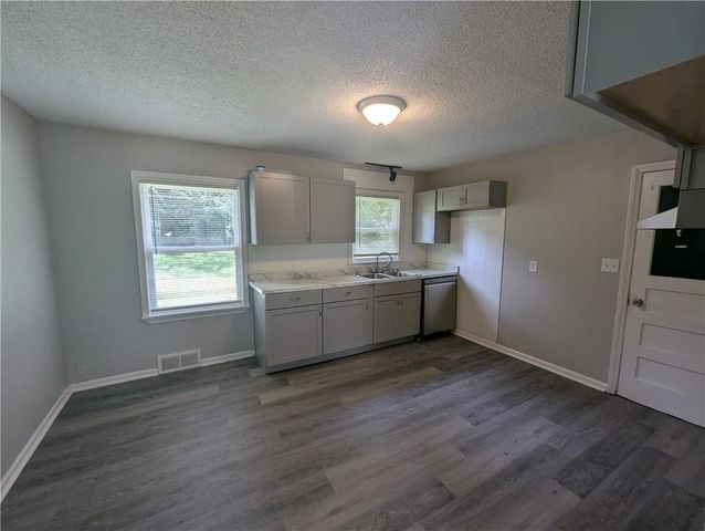 1206 E 134th Street, Grandview, MO 64030