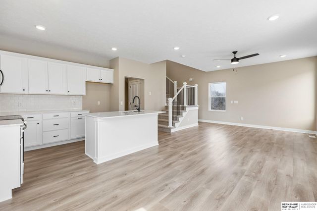 7713 N 116th Avenue, Omaha, NE 68142