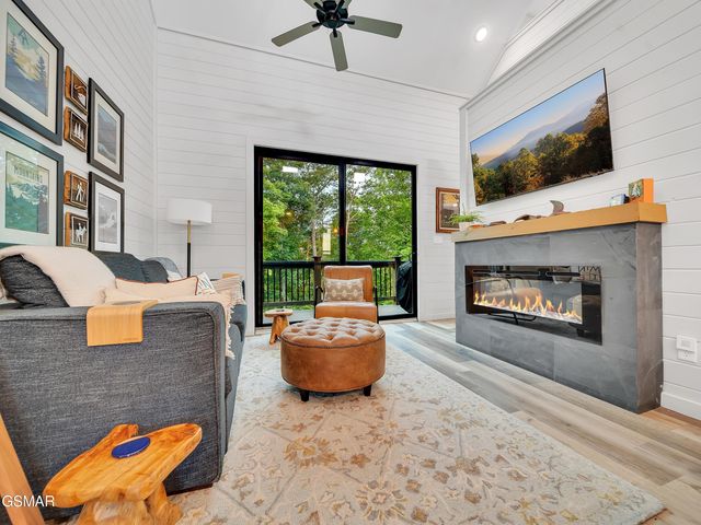 1366 Lake Haven Way, Sevierville, TN 37876