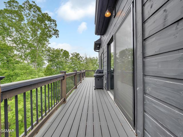 1366 Lake Haven Way, Sevierville, TN 37876