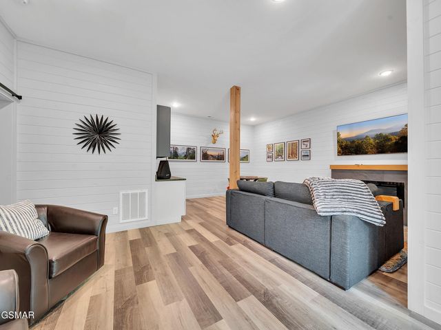 1366 Lake Haven Way, Sevierville, TN 37876