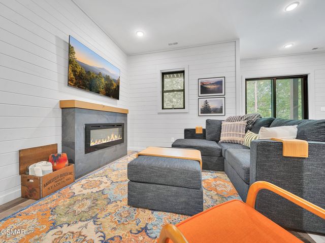 1366 Lake Haven Way, Sevierville, TN 37876