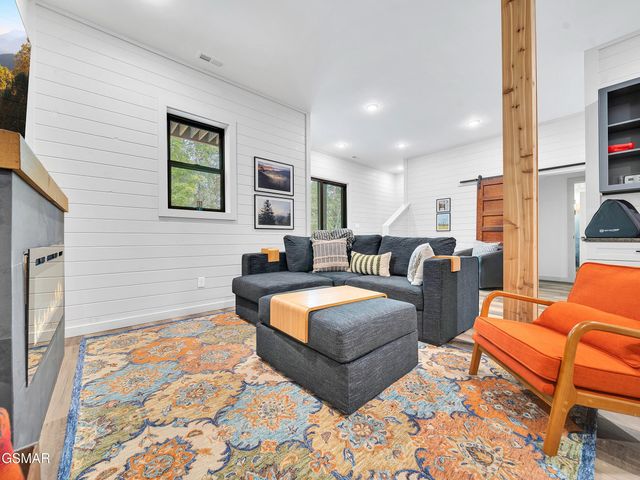 1366 Lake Haven Way, Sevierville, TN 37876