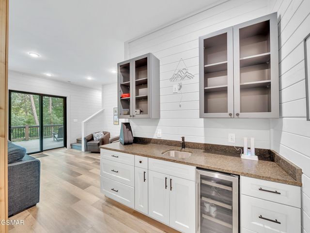 1366 Lake Haven Way, Sevierville, TN 37876