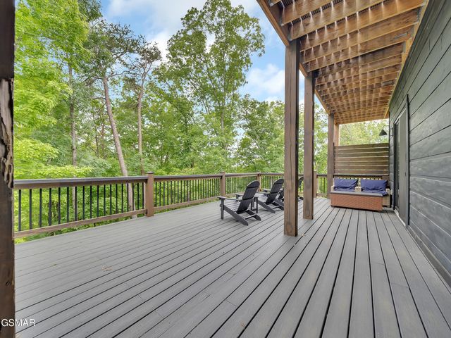 1366 Lake Haven Way, Sevierville, TN 37876