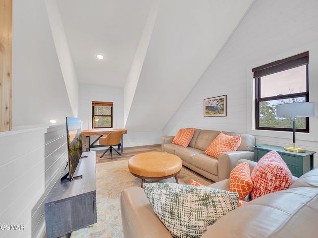 1366 Lake Haven Way, Sevierville, TN 37876