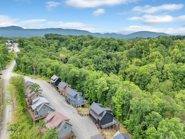 1366 Lake Haven Way, Sevierville, TN 37876