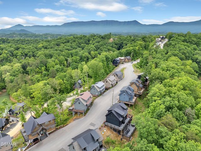 1366 Lake Haven Way, Sevierville, TN 37876