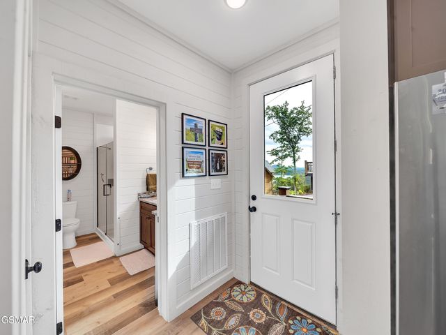 1366 Lake Haven Way, Sevierville, TN 37876