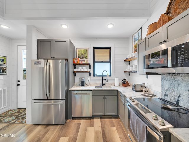 1366 Lake Haven Way, Sevierville, TN 37876